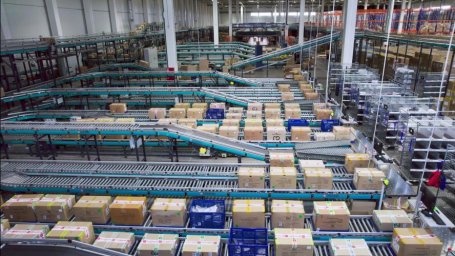 Глория Джинс завершила модернизацию склада с помощью COMITAS