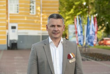Знакомый (НЕ) знакомец на праймериз "Единой России": Игорь Гончаров Знакомый (НЕ) знакомец на праймериз "Единой России": Игорь Гончаров