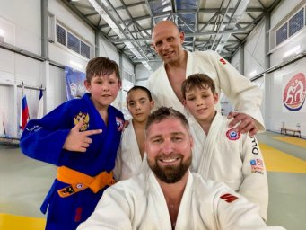 Крымское побережье стало центром притяжения для спортсменов и организаторов борьбы со всей России